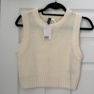 Sleeveless sweater top